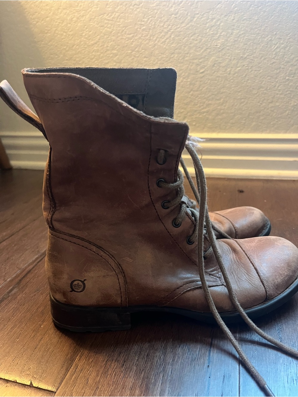 Women’s Brown Leather Lace-Up Boots